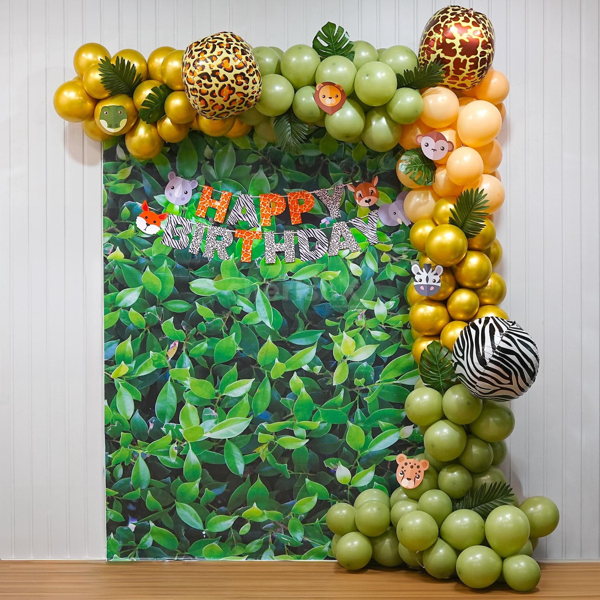 Wild Safari Adventure Birthday Decor